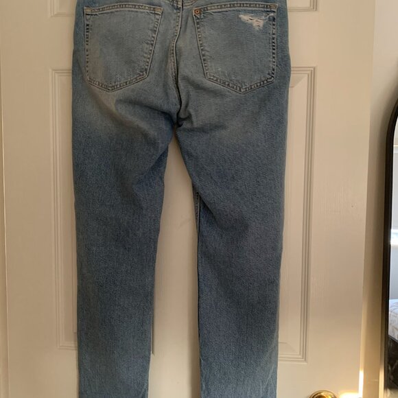Distressed Boyfriend Jean - Picture 6 of 10
